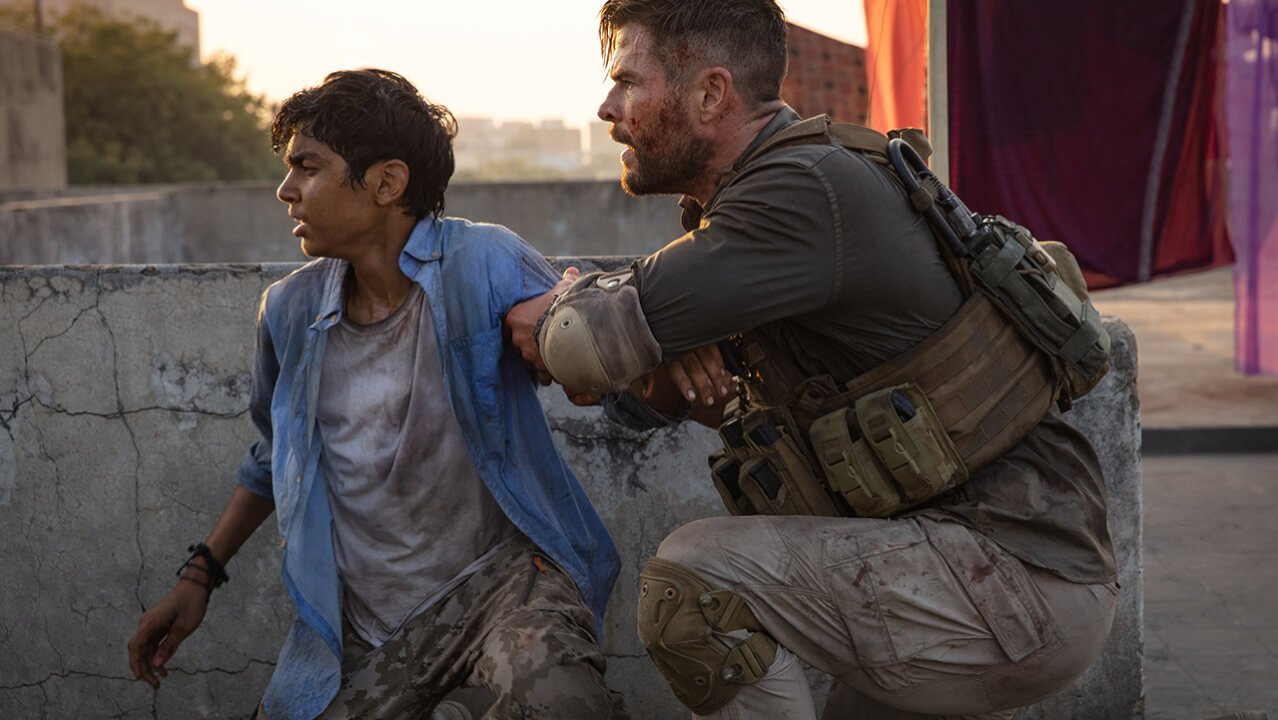 Crítica | Resgate, com Chris Hemsworth, é "tiro, porrada e bomba" 6 resgate chris hemsworth